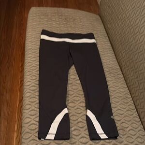 Lululemon Black and White Leggings crop size 4